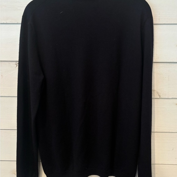 UNTUCKit  Sweater Men's Medium 100%
Merino Wool Navy V Neck Long Sleeve
Pullover - Picture 8 of 14